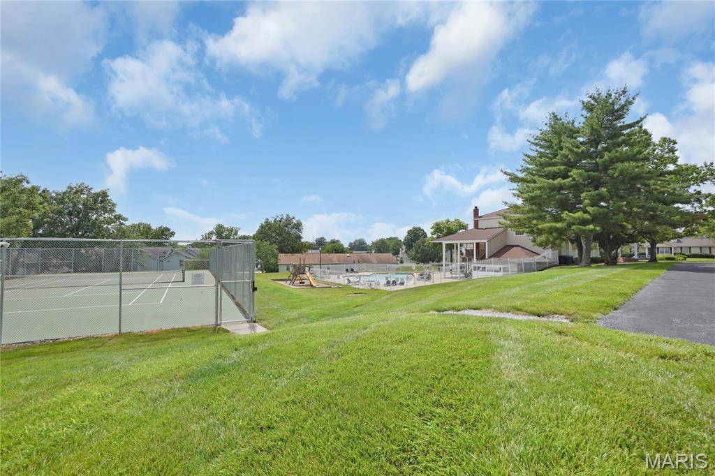 St Charles, MO 63304,1500 Surrey Lane LN #D