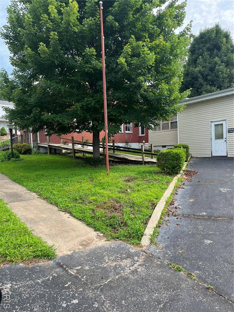 Louisiana, MO 63353,121 N 13th ST