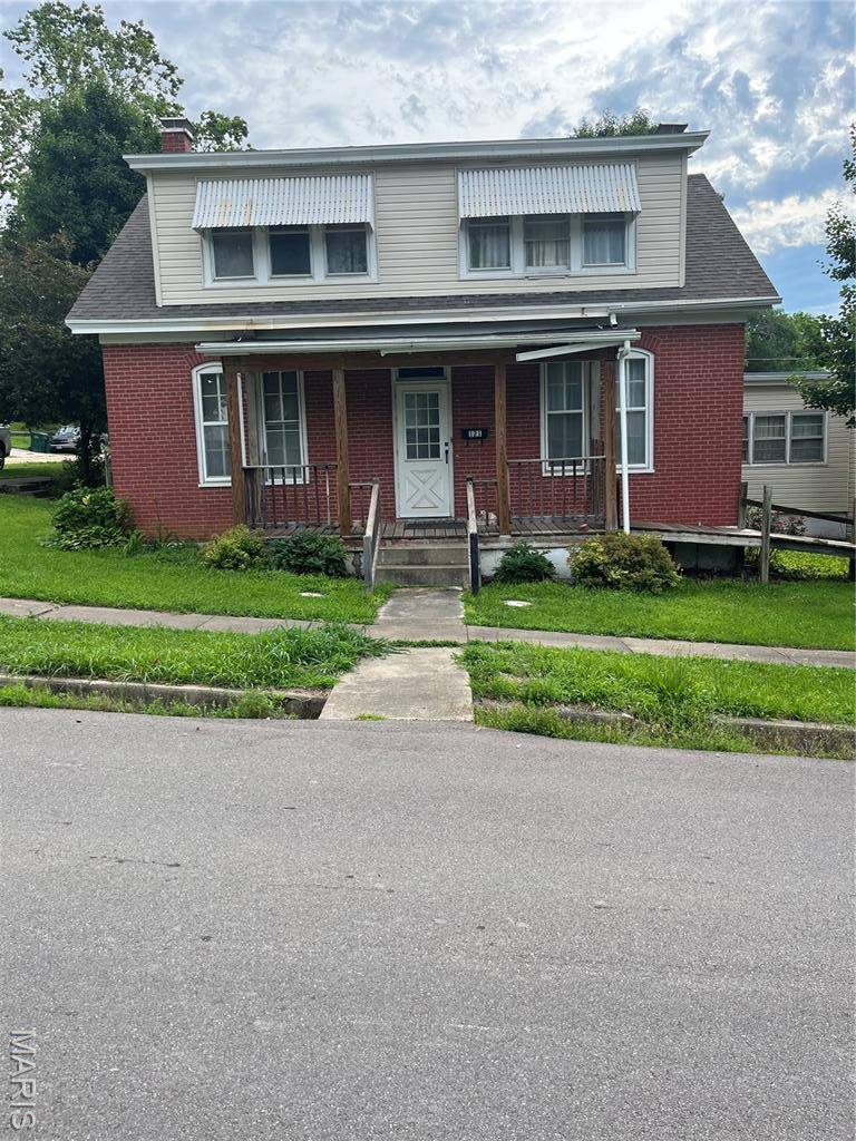 Louisiana, MO 63353,121 N 13th ST
