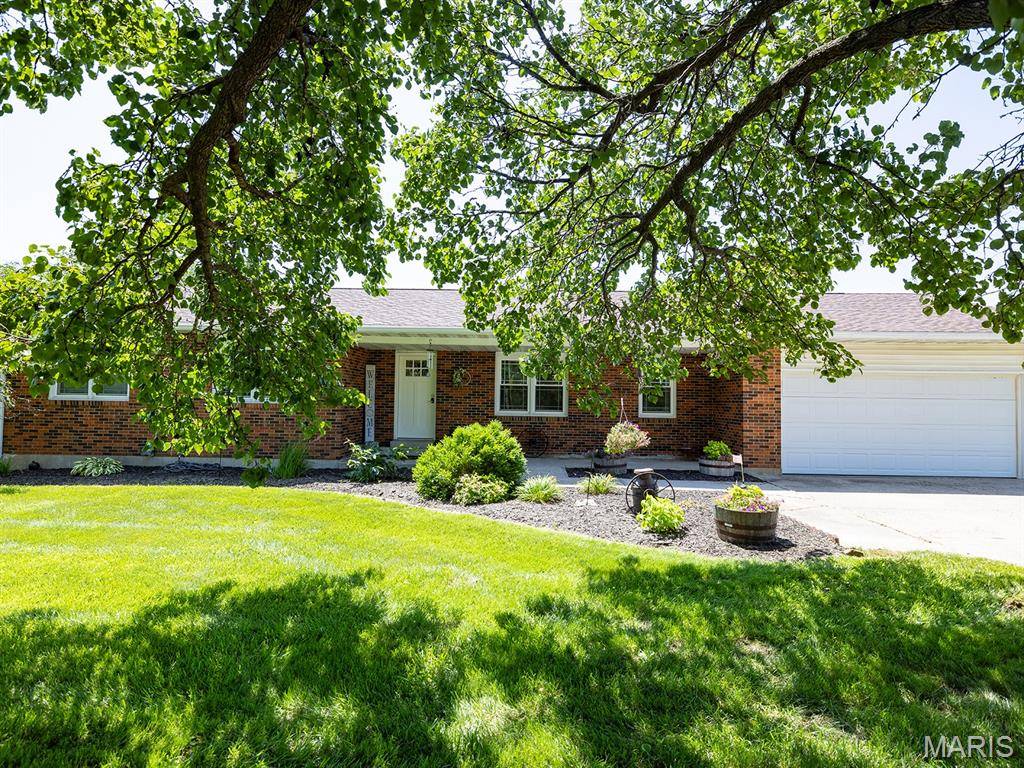 Bowling Green, MO 63334,14816 Highway UU
