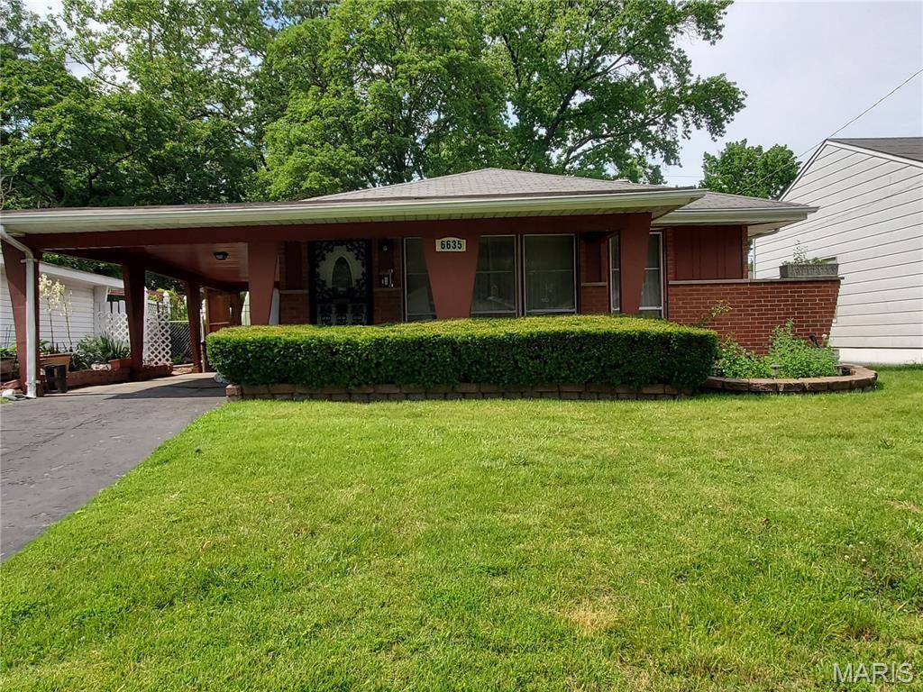 Northwoods, MO 63121,6635 Kenwood DR