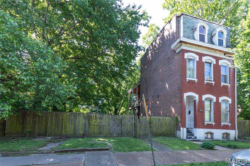 St Louis, MO 63107,1412 Bremen AVE