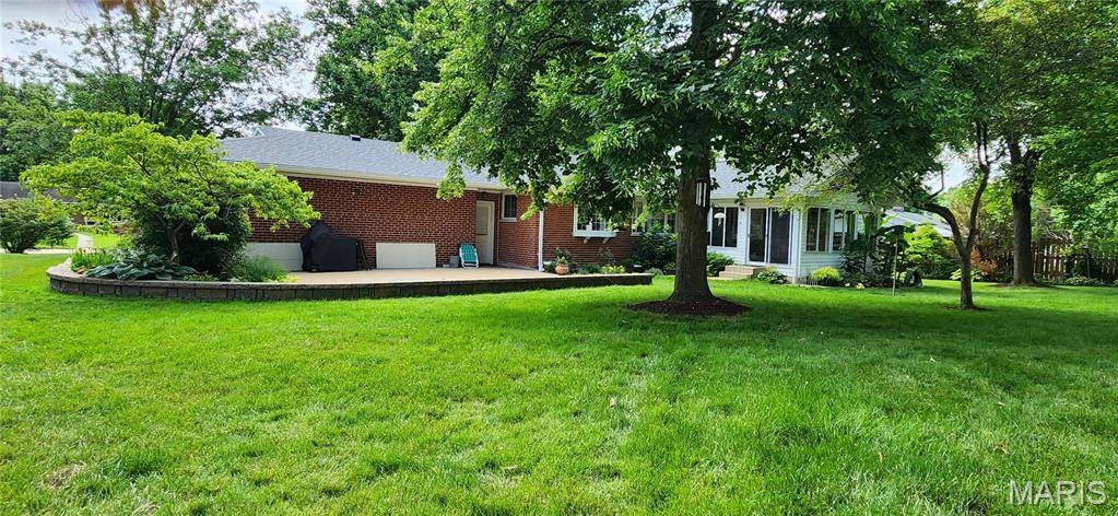 Sunset Hills, MO 63128,9825 Barrington DR
