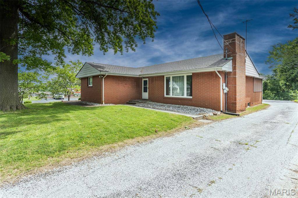 Godfrey, IL 62035,2907 Godfrey RD
