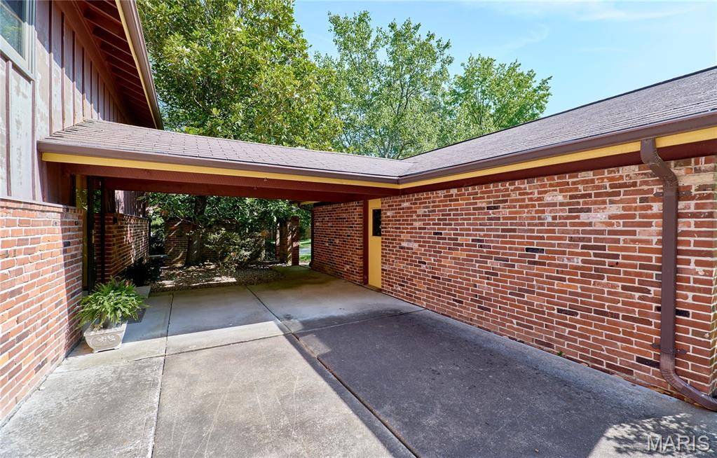 Creve Coeur, MO 63141,12932 Lampadaire DR