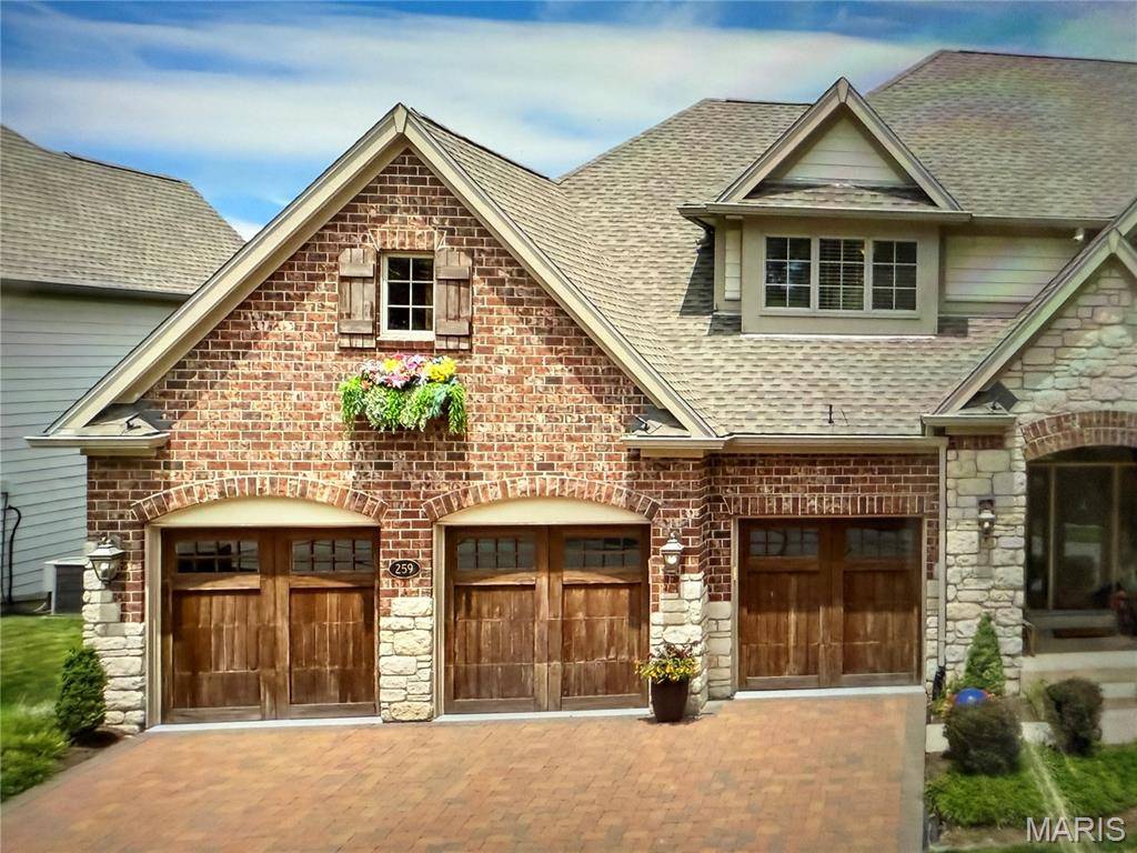 Ballwin, MO 63011,259 Meadowbrook Country Club Estate