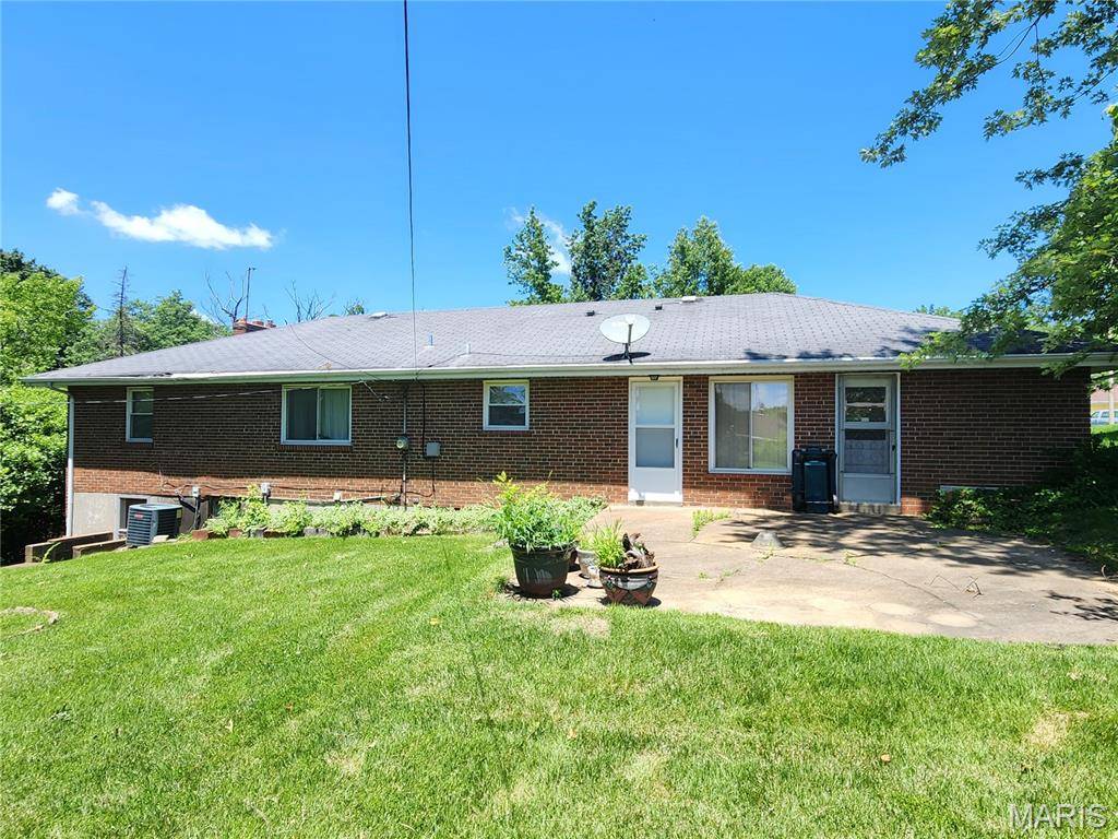 Cool Valley, MO 63121,150 Signal Hill DR