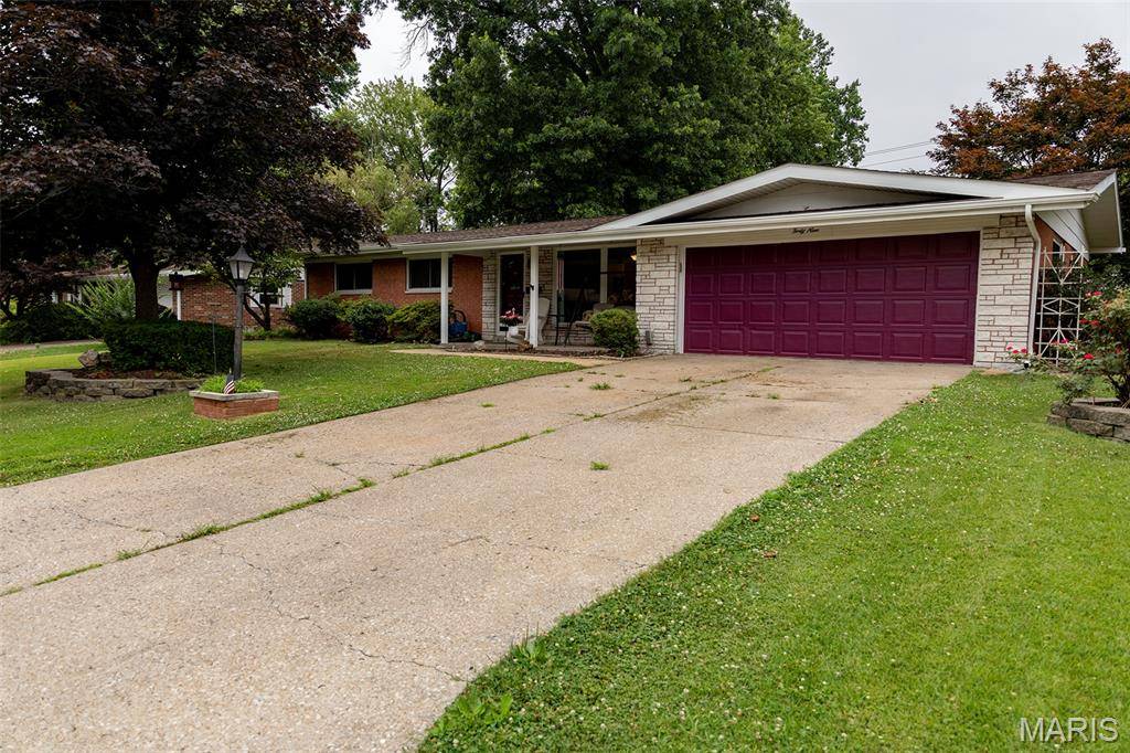 Belleville, IL 62226,49 Bedford DR