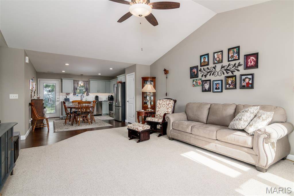 Highland, IL 62249,5 Willow LN #B