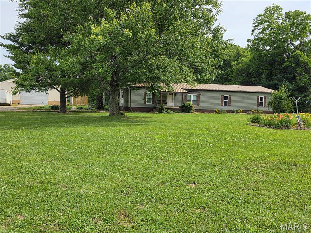 Pocahontas, IL 62275,402 Il Route 143