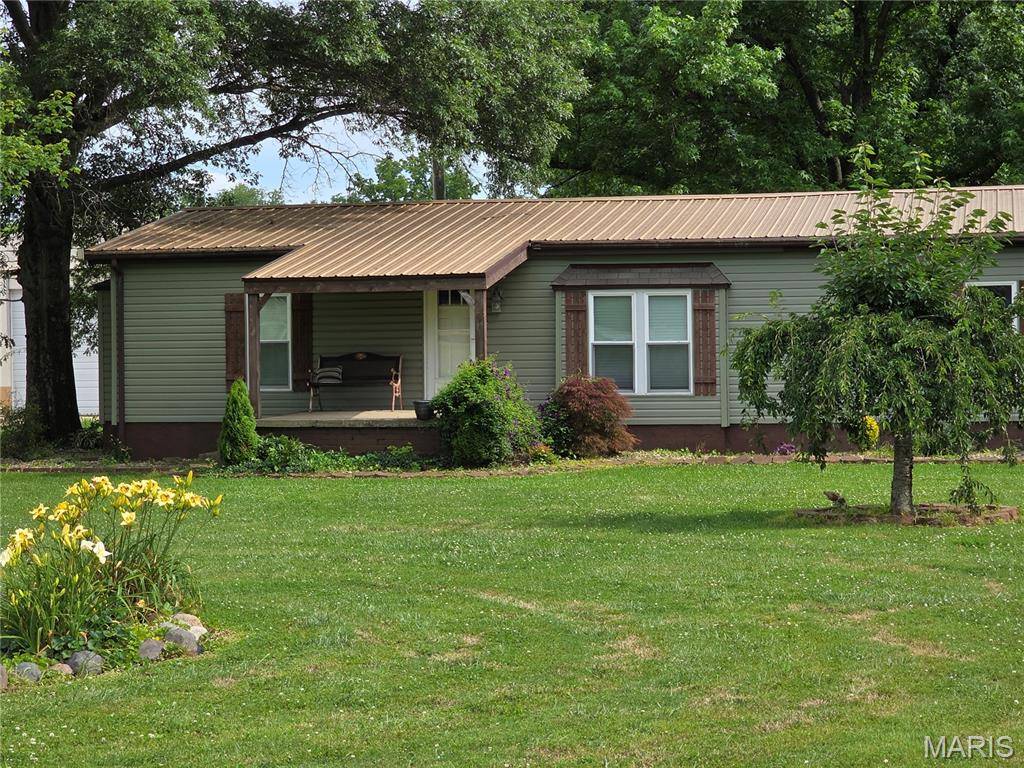 Pocahontas, IL 62275,402 Il Route 143