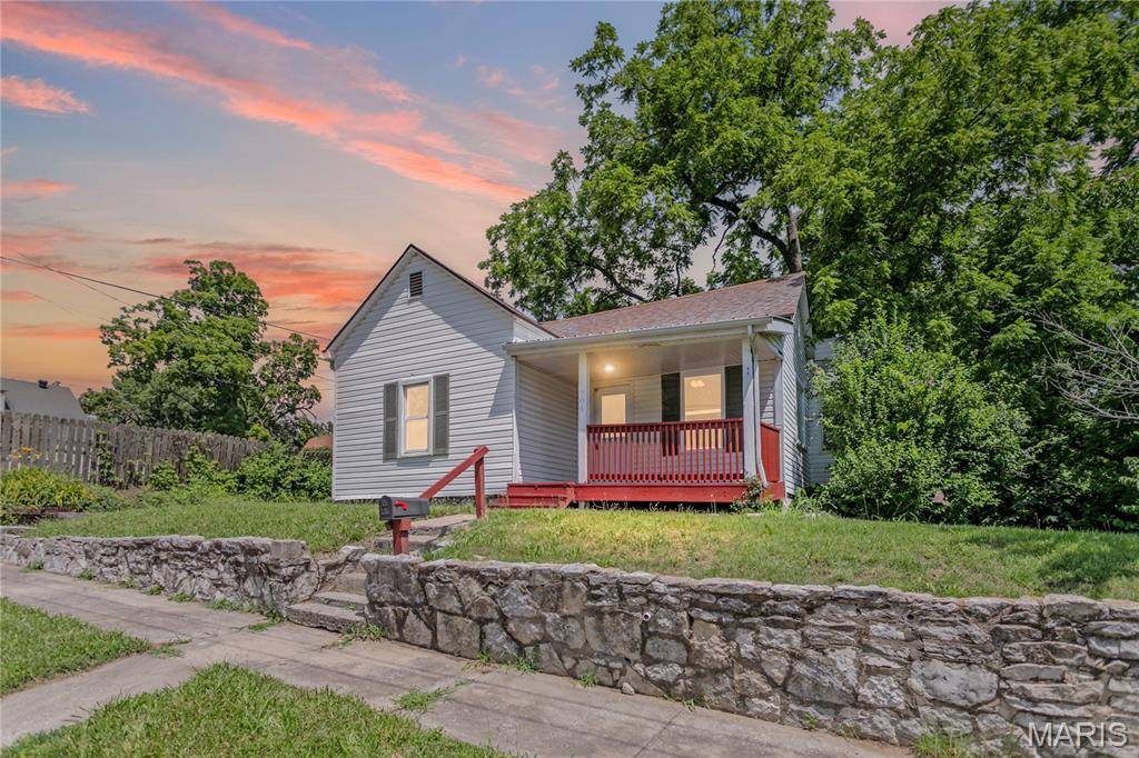 Alton, IL 62002,704 Miller ST