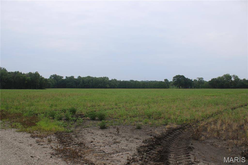 West Alton, MO 63386,380 Yachtview DR