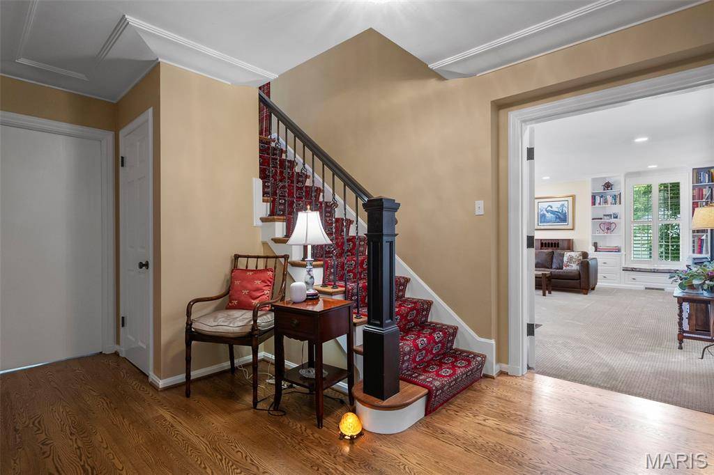 Ladue, MO 63124,4 Briarcliff