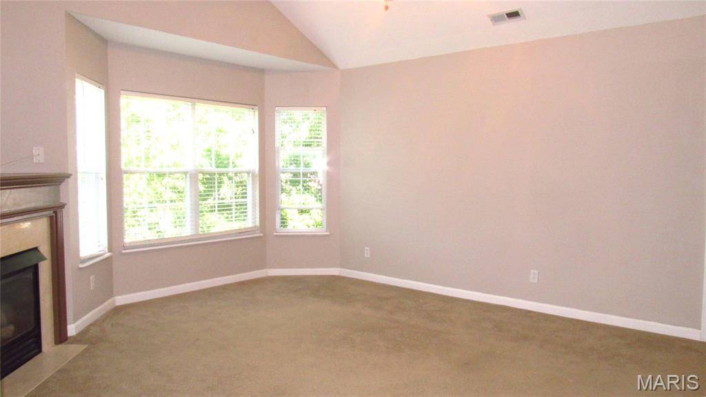 St Peters, MO 63376,450 Benton DR #J
