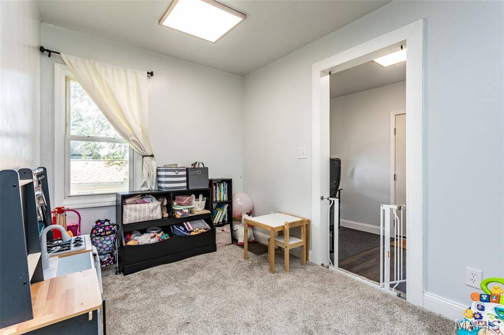 South Roxana, IL 62087,206 Velma AVE