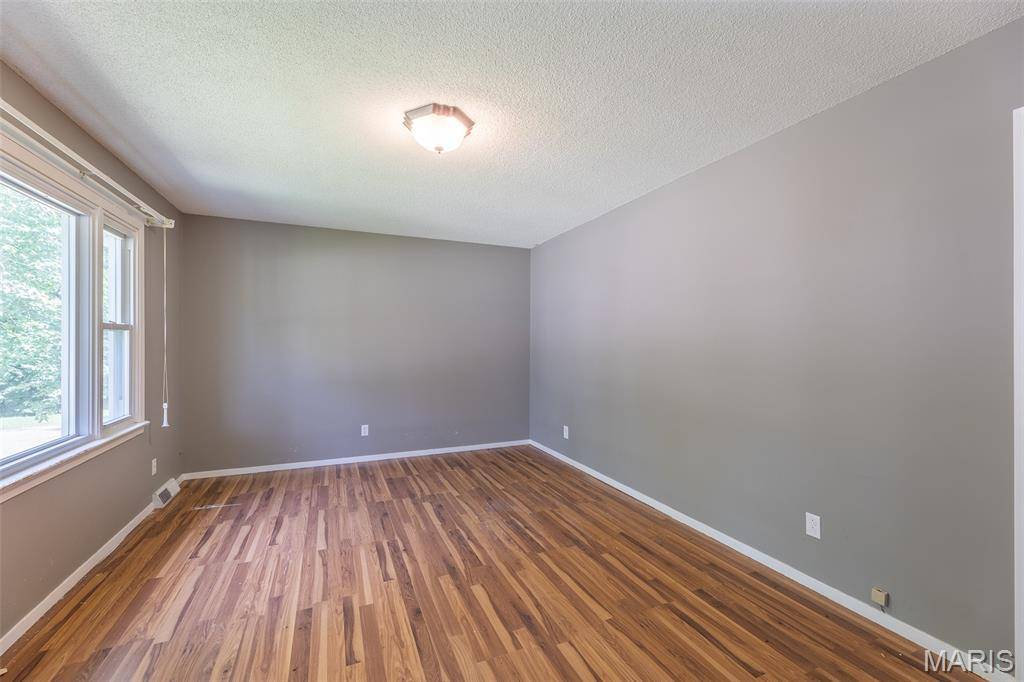 Doniphan, MO 63935,110 Muskrat LN
