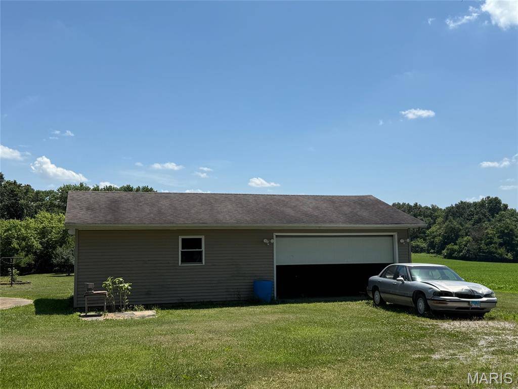 Ramsey, IL 62080,299 E 3050 AVE