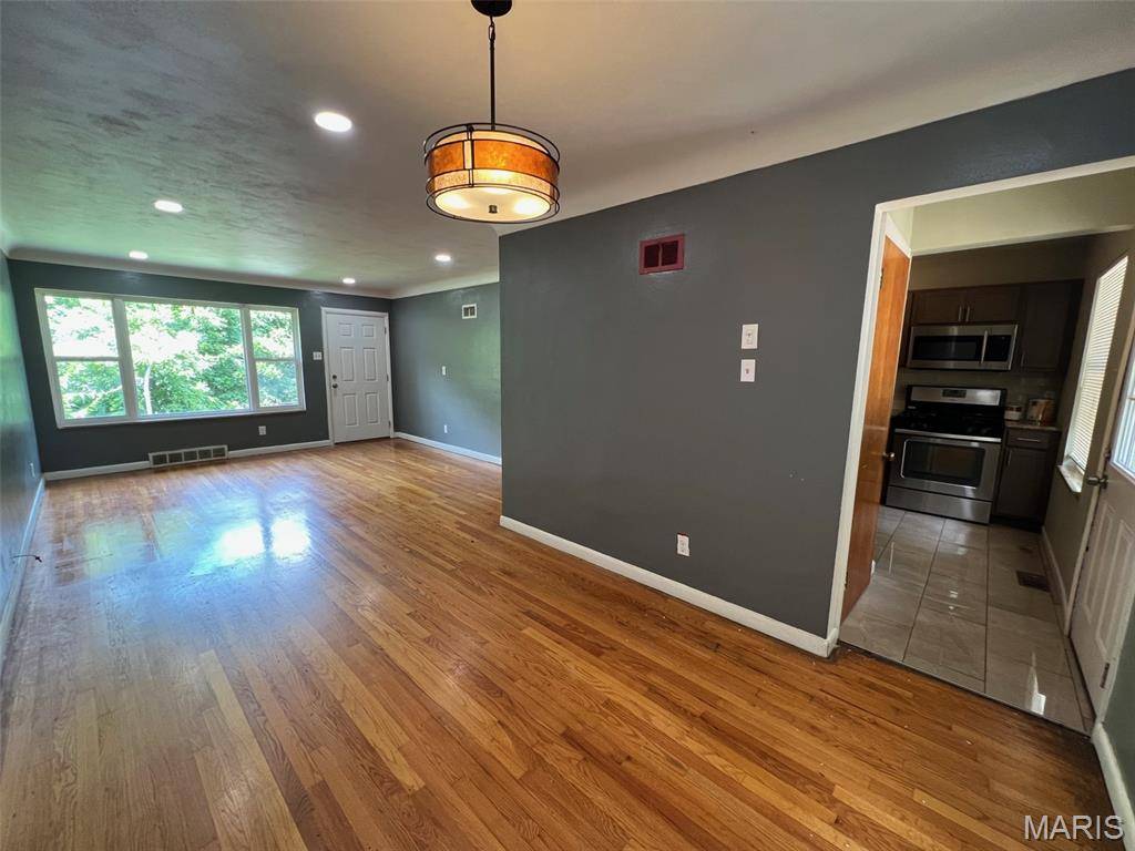 St Louis, MO 63137,631 SE Chambers RD