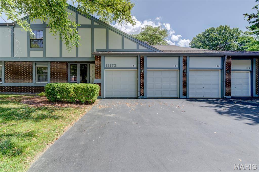 Maryland Heights, MO 63146,13173 Royal Pines DR #8