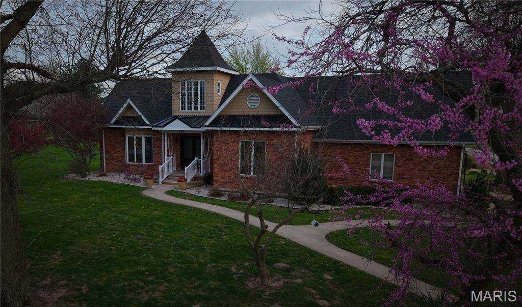 Shelbina, MO 63468,213 West Wood Street