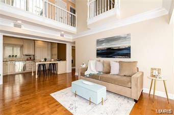 St Louis, MO 63105,250 S Brentwood #3J