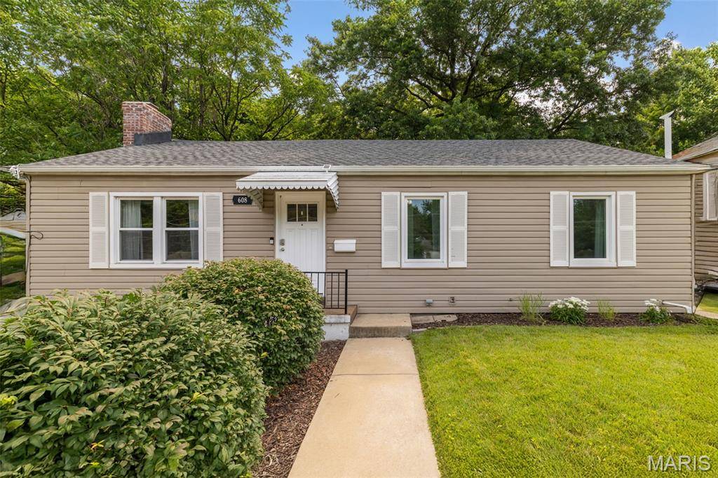 Webster Groves, MO 63119,608 N Laclede Station RD