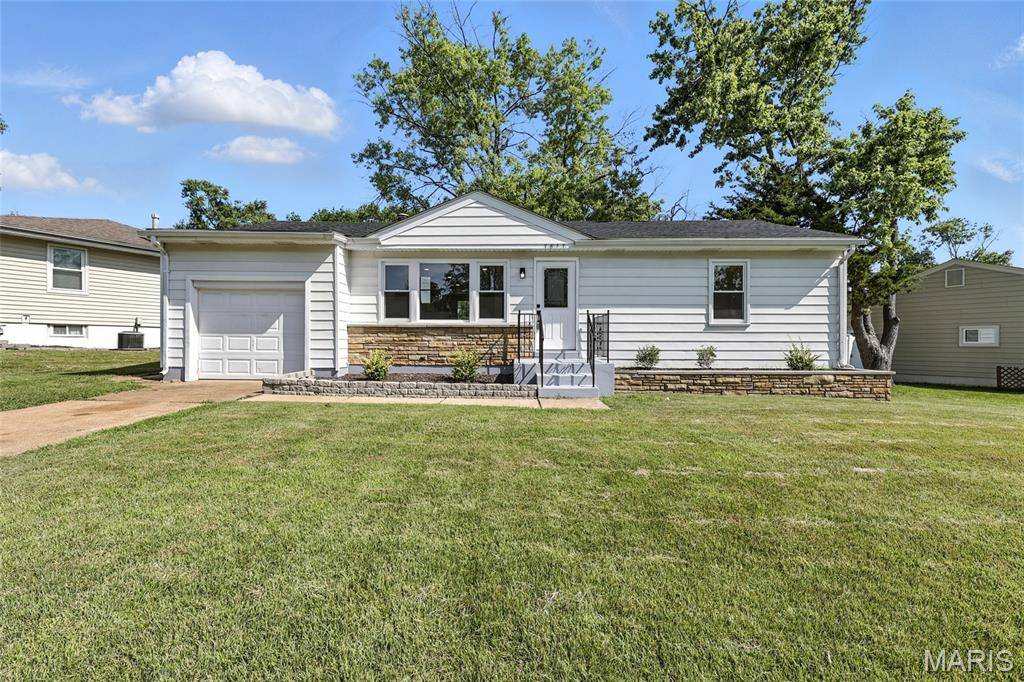 St Louis, MO 63123,7617 General Meade LN