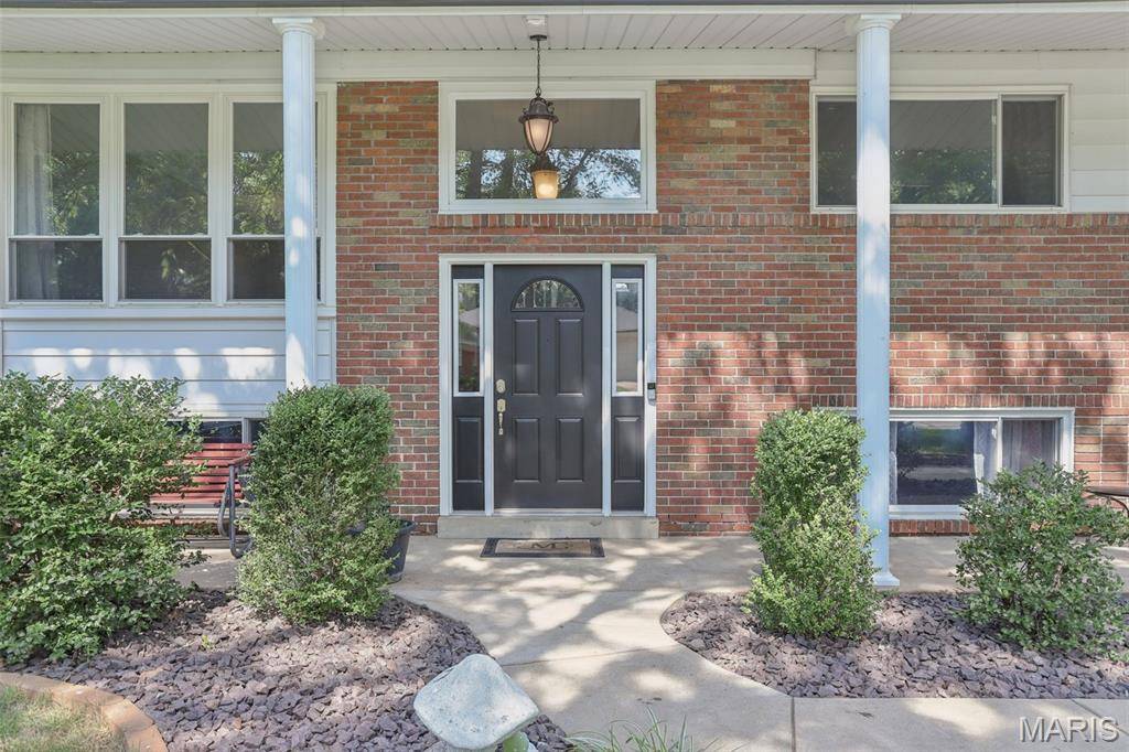 St Louis, MO 63128,10637 Roxanna DR