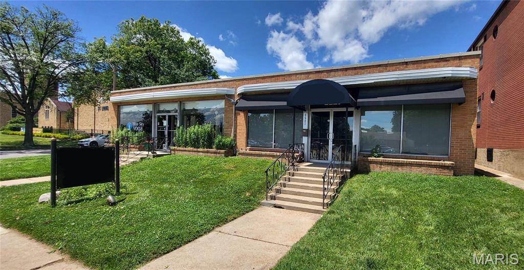 St Louis, MO 63139,3521 Watson RD