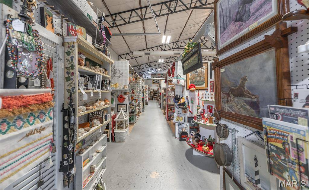 Rolla, MO 65401,595 Doolittle Outer RD