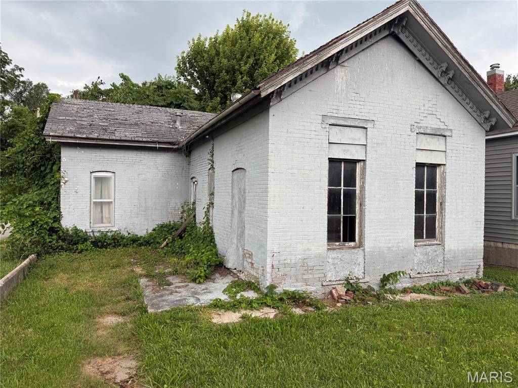 Hannibal, MO 63401,905 Fulton AVE