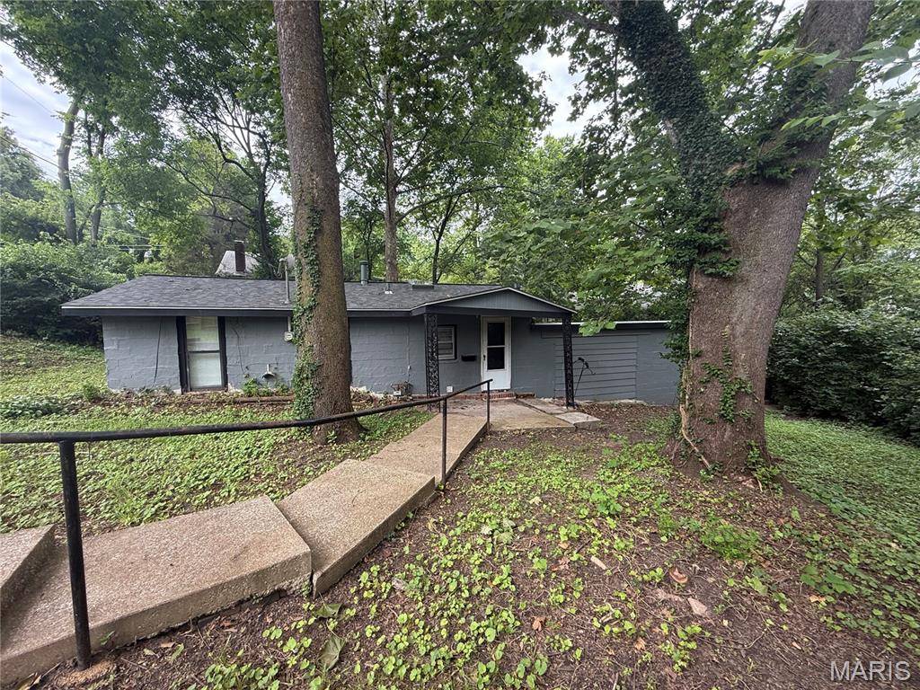 St Louis, MO 63136,8803 Corwin DR