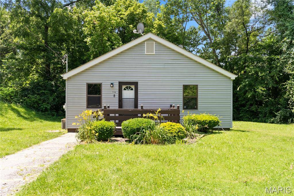 Ferguson, MO 63135,709 Wiegel DR