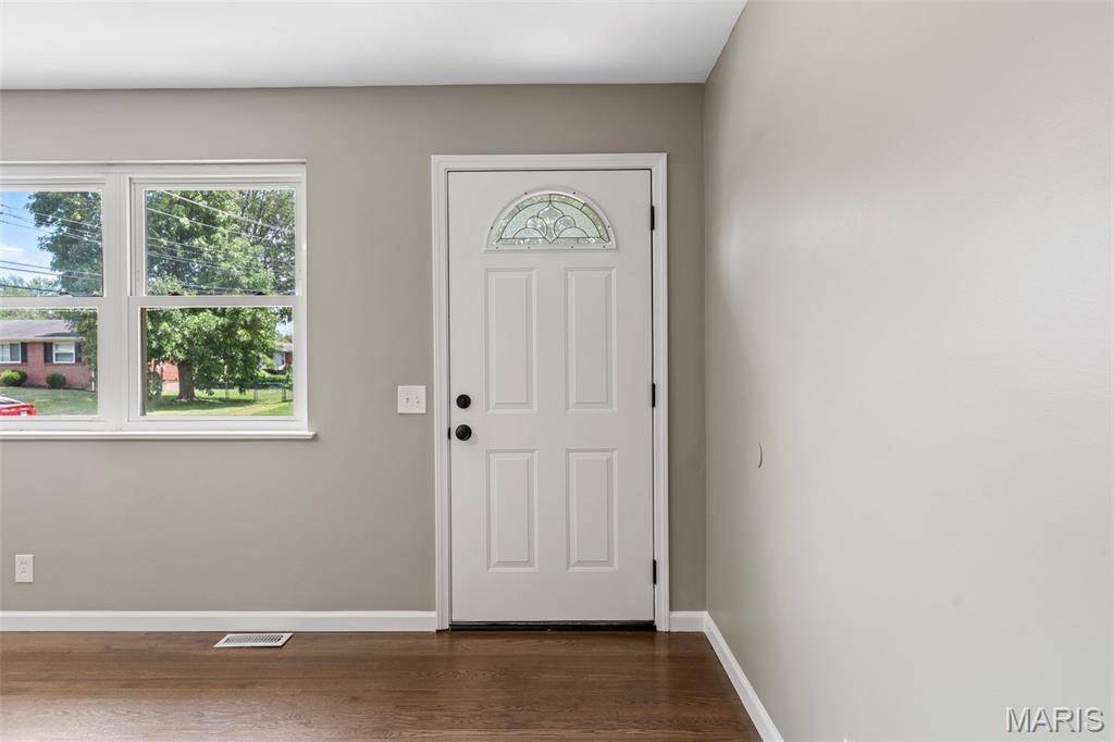 Florissant, MO 63031,2305 Rivoli PL
