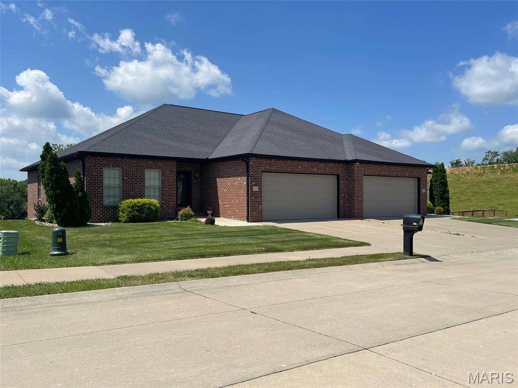 Cape Girardeau, MO 63701,121-123 Autumn Leaf DR