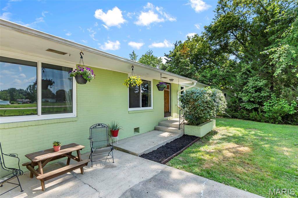 Advance, MO 63730,708 W 2nd ST