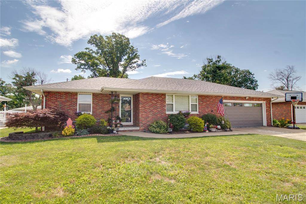 Godfrey, IL 62035,5511 Ladue DR