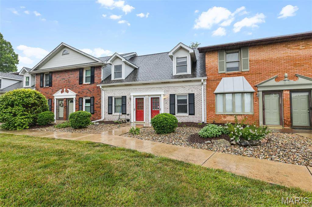 Glen Carbon, IL 62034,110 Ginger Creek Pkwy #3