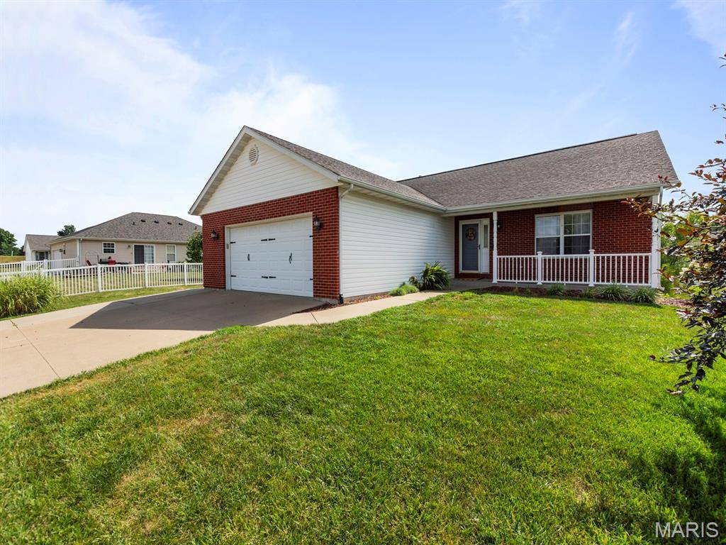 Waterloo, IL 62298,1108 Oakwood LN