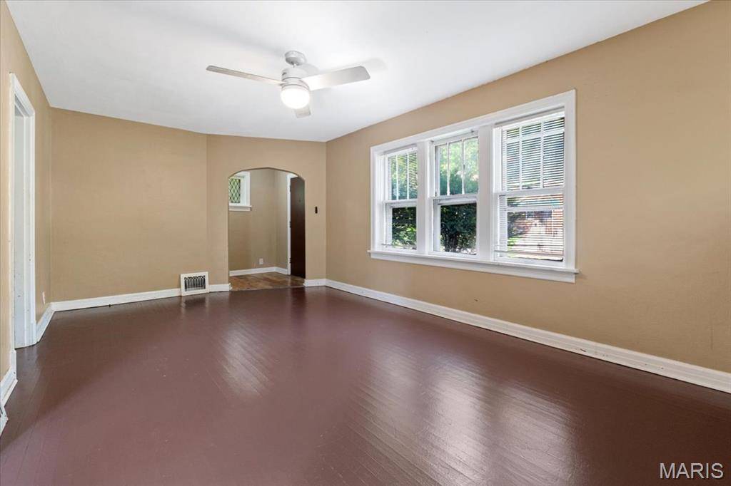St Louis, MO 63121,2134 Rosebud AVE