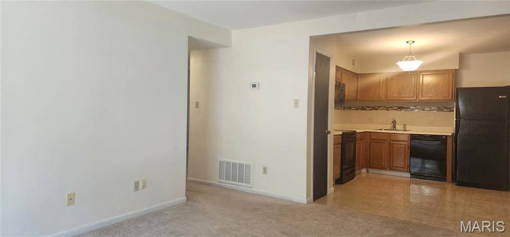 Chesterfield, MO 63017,1239 Creve Coeur Crossing LN #C