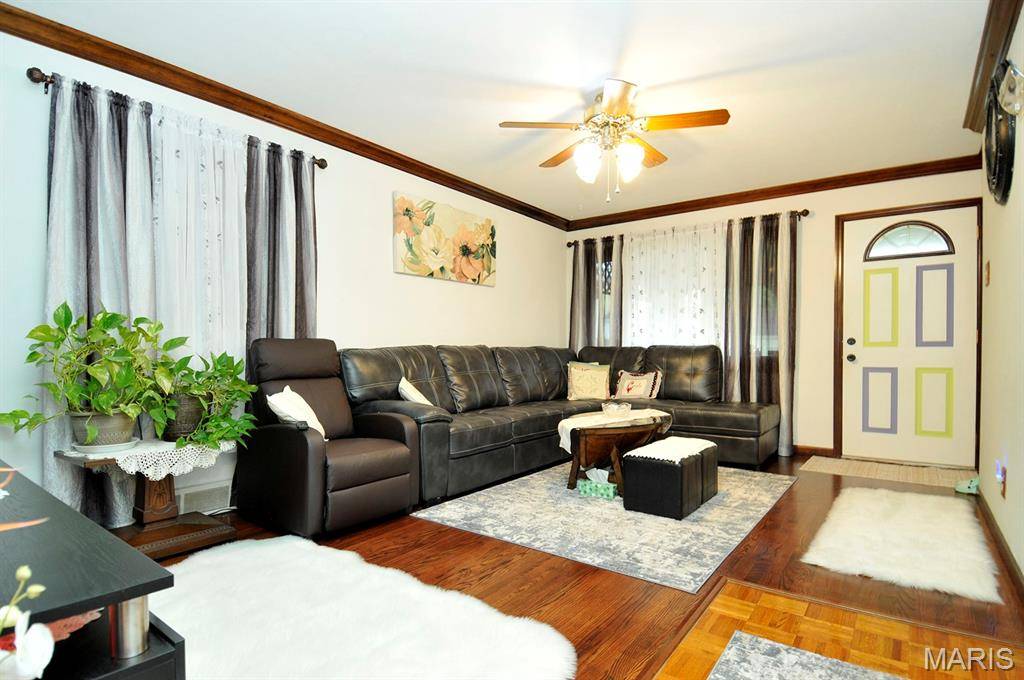 Unincorporated, MO 63125,937 Regina AVE