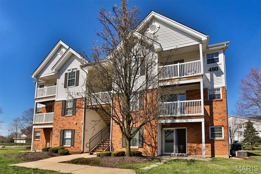 St Peters, MO 63376,480 Benton DR #J