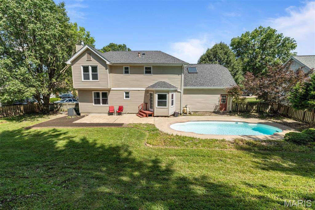 Florissant, MO 63031,17 Beaujolais DR