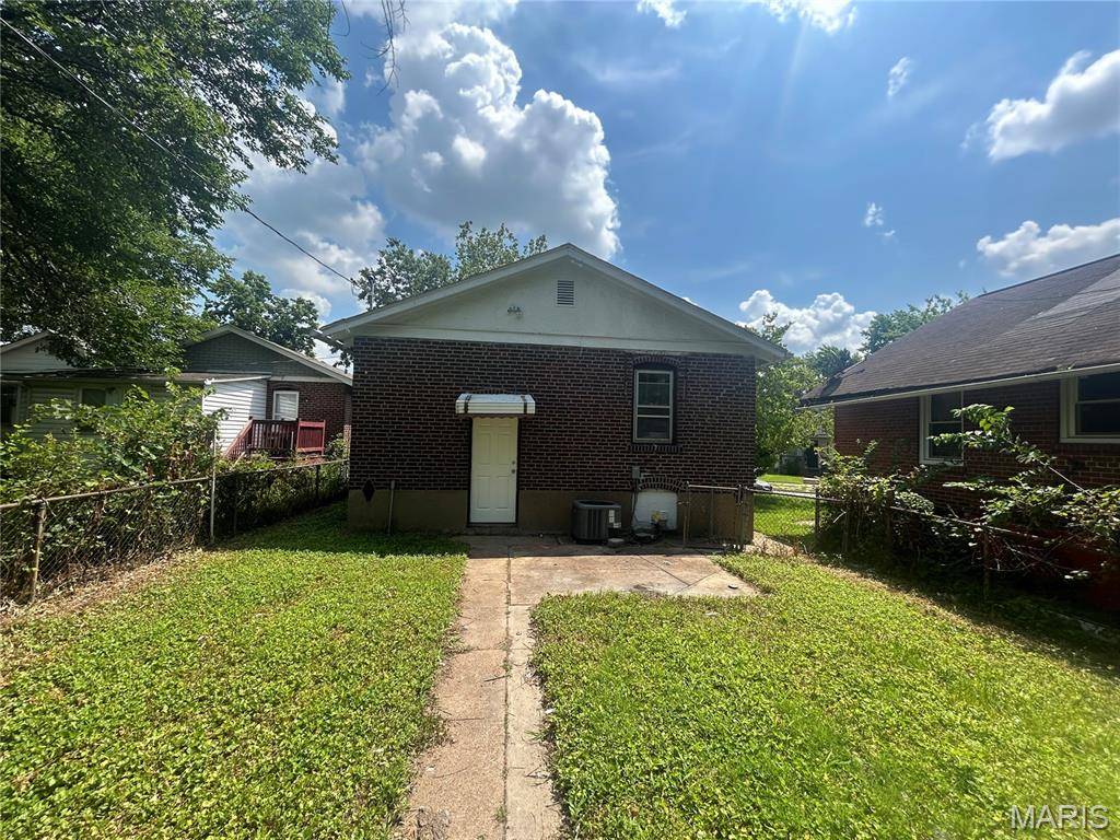 St Louis, MO 63147,8519 Lowell ST