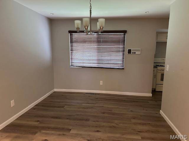 Florissant, MO 63033,12750 Needle Point CT