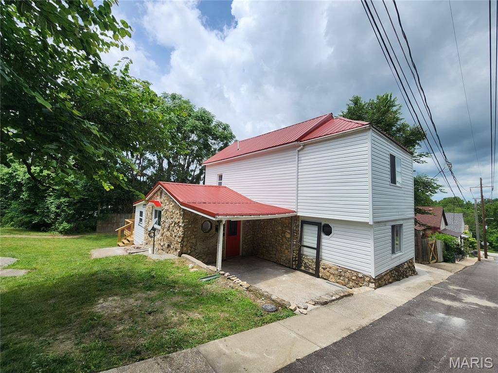 Hannibal, MO 63401,316 Swan ST