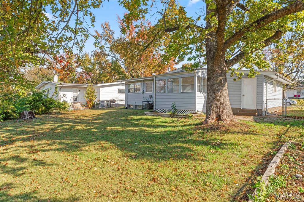 St Louis, MO 63136,9115 Clarion DR