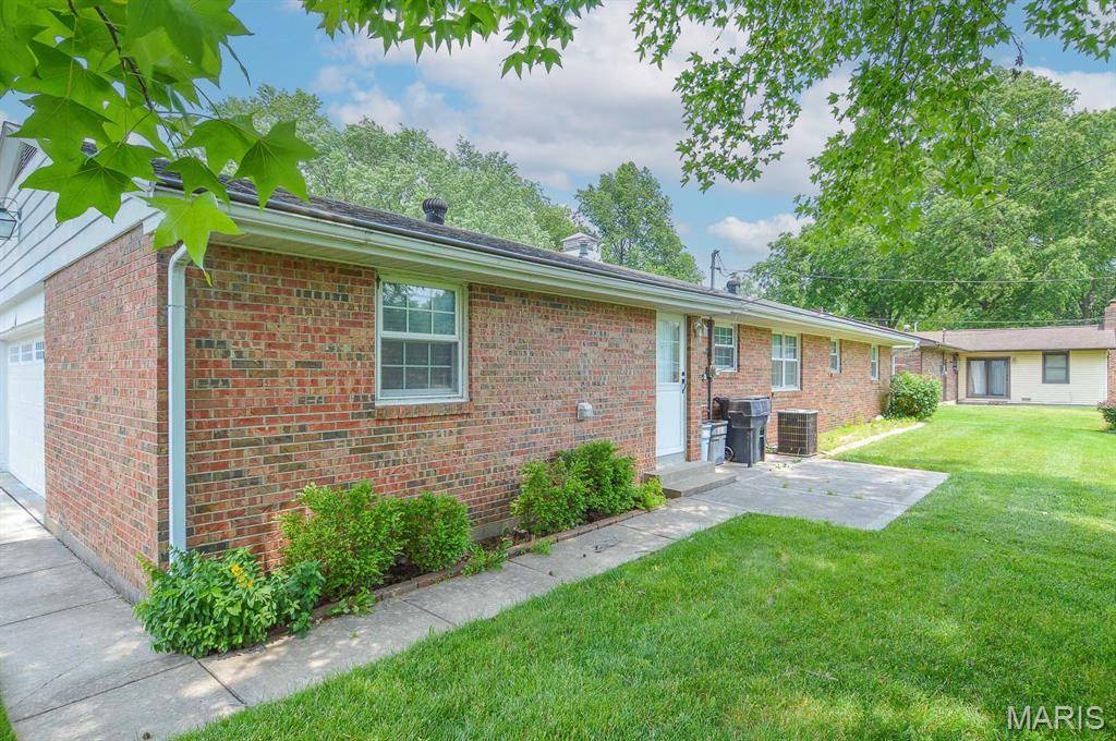 Mascoutah, IL 62258,318 W Oak ST
